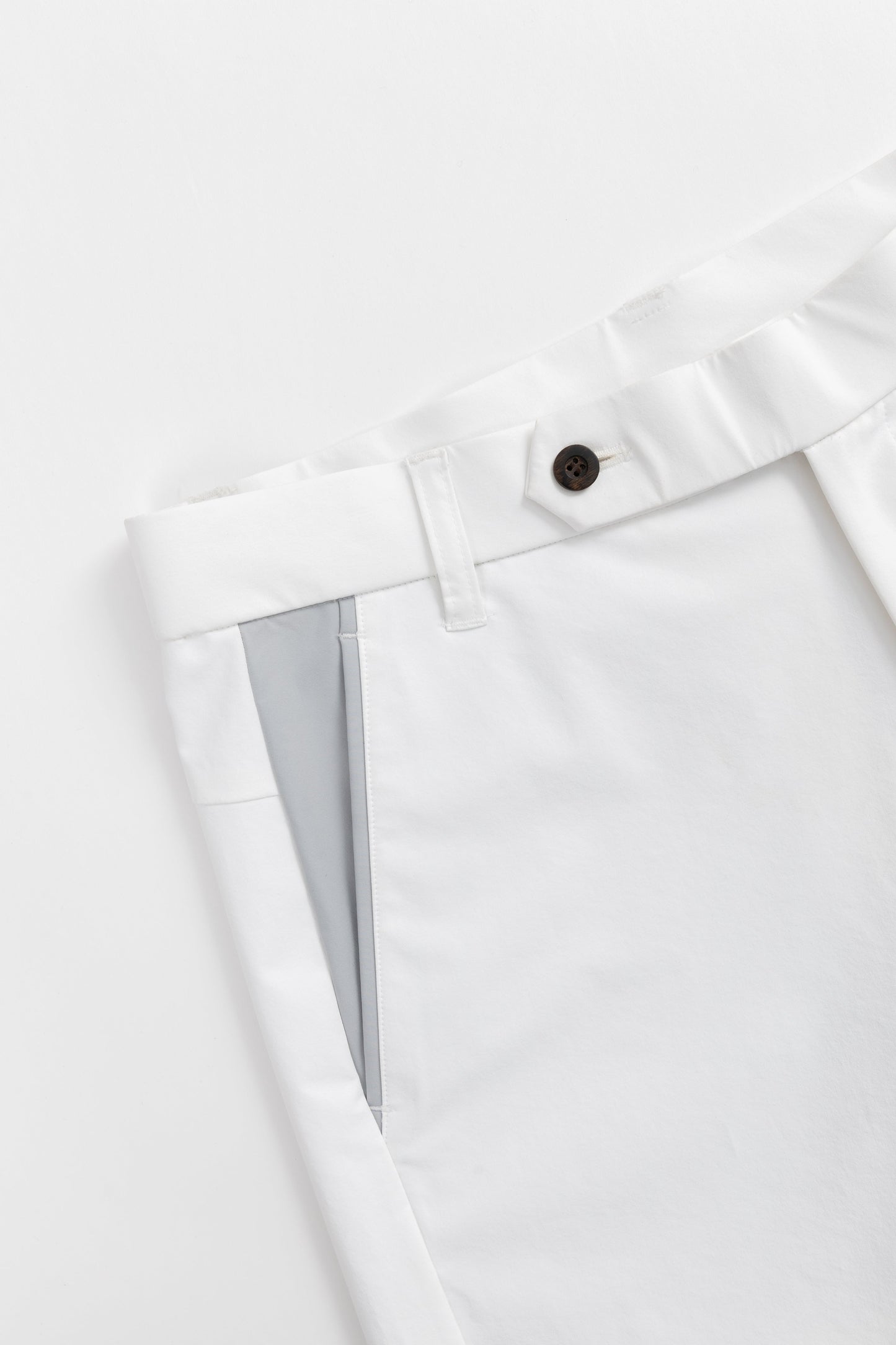 HERG1 MENS THE SUGOI WHITE PANTS