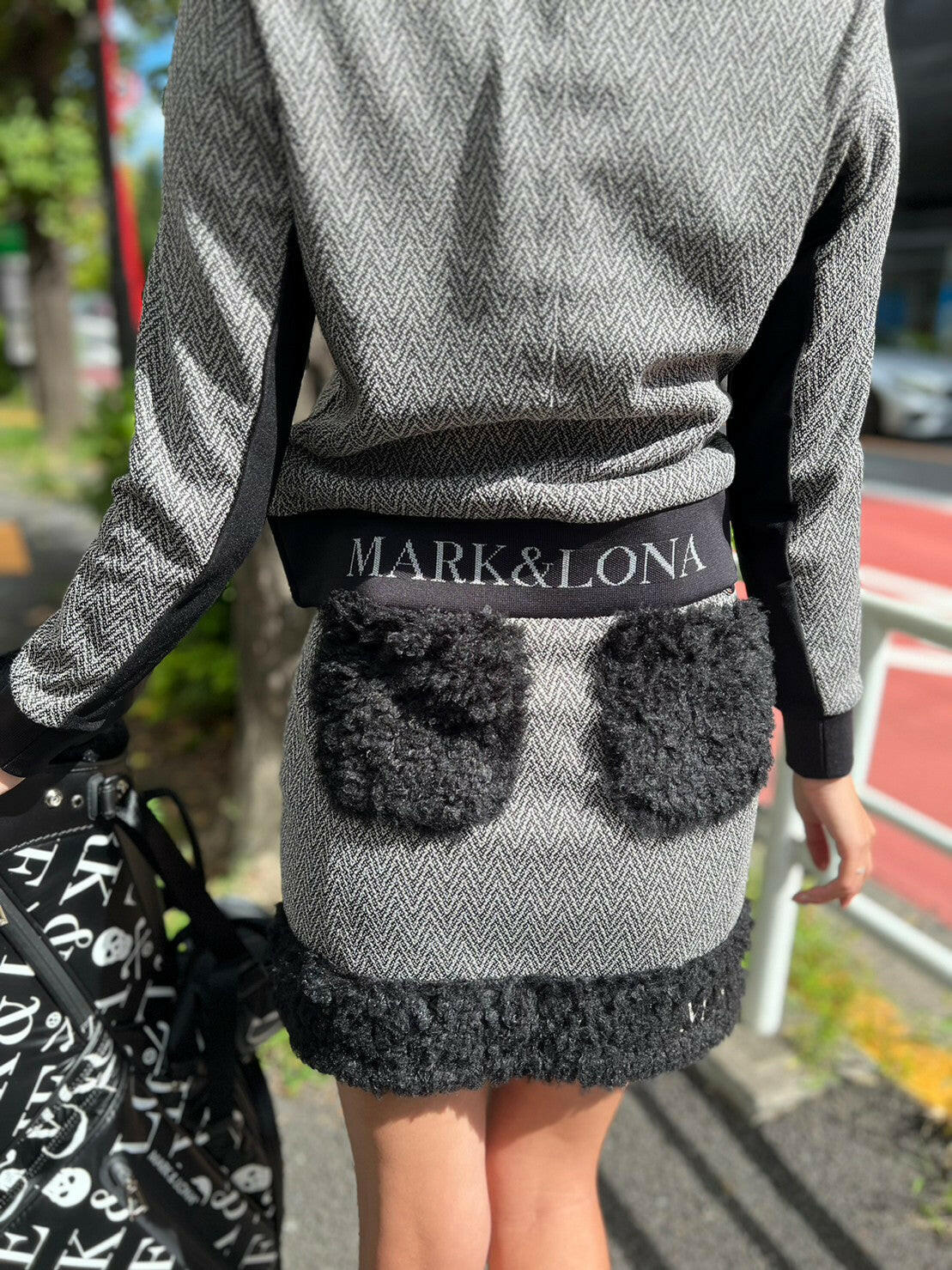 MARK&LONA WOMENS Lexa Neck Fur Tops