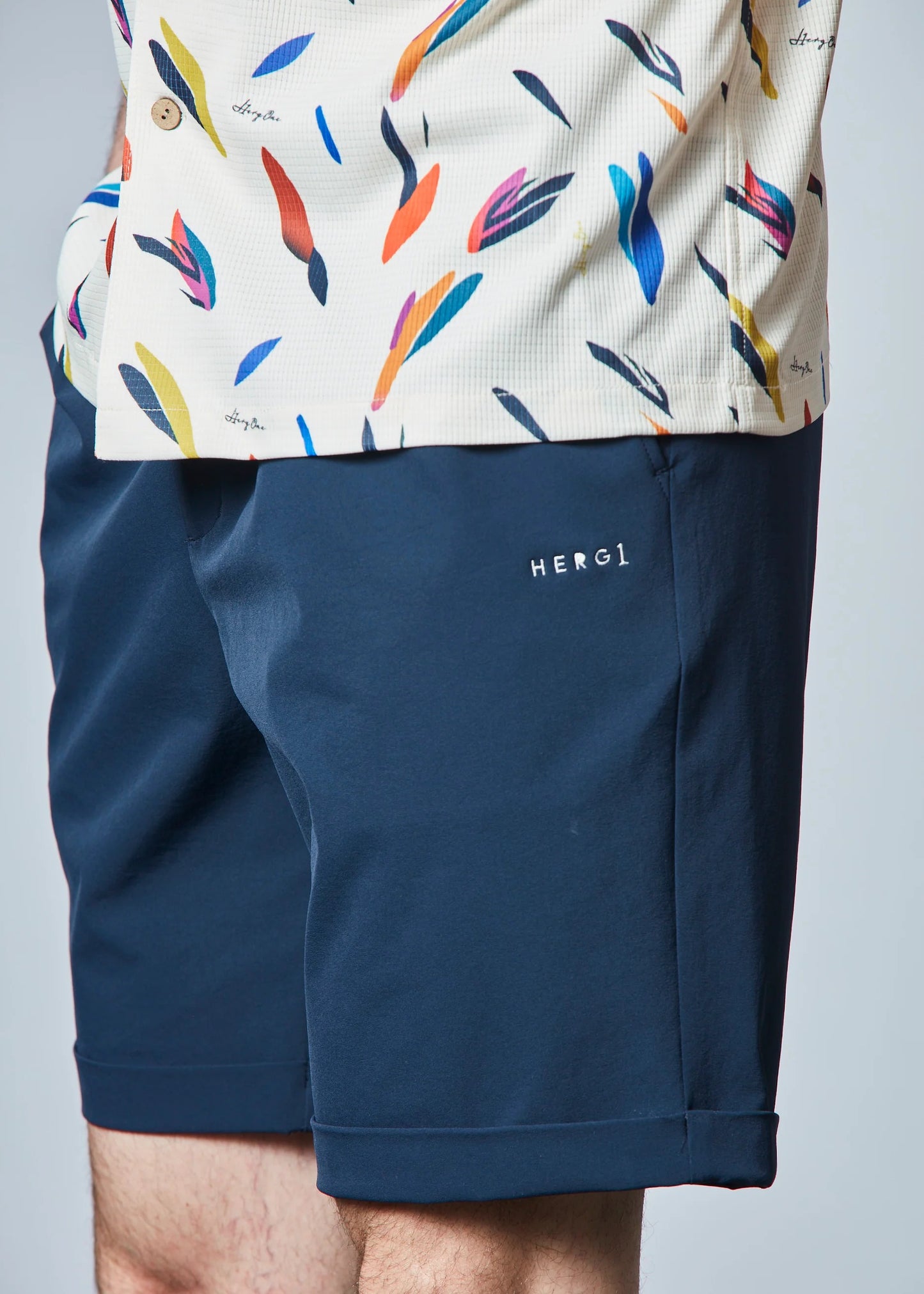 HERG1 MENS Matte Stretch 2-Tuck Shorts